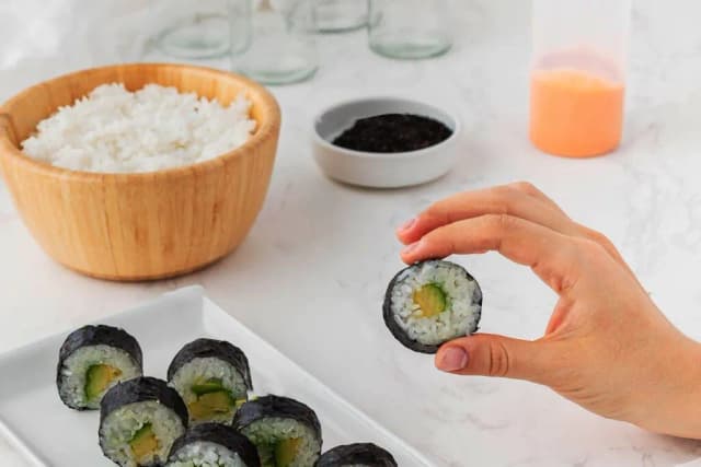 Jak przygotować ryż do sushi, aby uniknąć najczęstszych błędów Jak przygotować ryż do sushi, aby uniknąć najczęstszych błędów