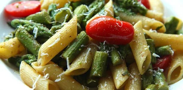 Penne ze szparagami: proste przepisy, które zachwycą Twoje podniebienie Penne ze szparagami: proste przepisy, które zachwycą Twoje podniebienie