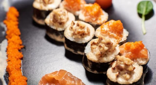 Jak podać sushi w domu: proste triki na wyjątkową prezentację Jak podać sushi w domu: proste triki na wyjątkową prezentację